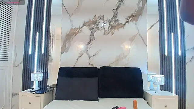 MayaBaker online show from November 1, 7:41 pm