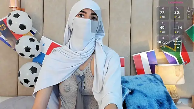 Snapshot of _Zahiira_ chatting on June 26, 12:11 pm Zahiira online show from June 26, 12:11 pm