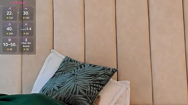  Zahiira  online show from December 4, 12:15 pm