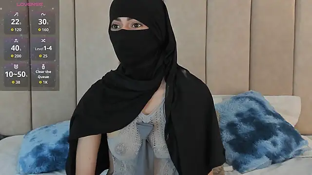 Zahiira  online show from April 30, 11:50 am