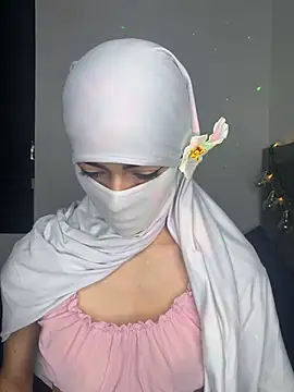 Snapshot of _Zahiira_ chatting on July 16, 11:40 am Zahiira online show from July 16, 11:40 am
