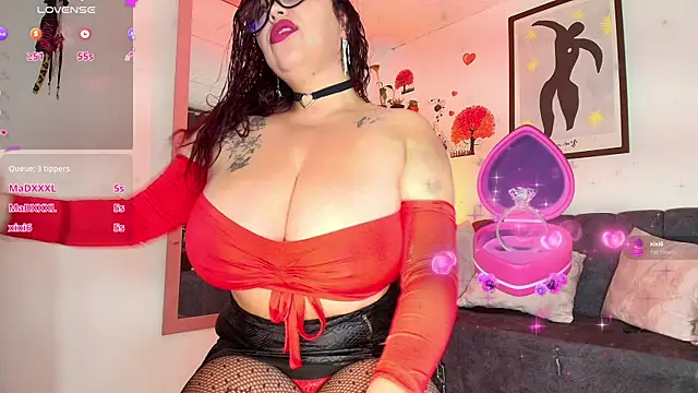 Snapshot of zully_jones chatting on November 21, 4:44 am zully jones online show from November 21, 4:44 am