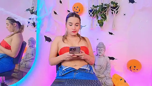 Sophie Janner online show from October 7, 2:01 am