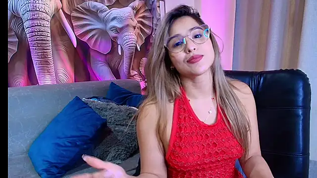 Snapshot of Sophie_Janner chatting on December 18, 9:18 pm Sophie Janner online show from December 18, 9:18 pm