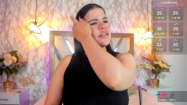 Snapshot of Aisha_poweer chatting on November 25, 2:12 am Aisha poweer online show from November 25, 2:12 am