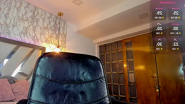 Snapshot of Aisha_poweer chatting on November 18, 2:27 am Aisha poweer online show from November 18, 2:27 am