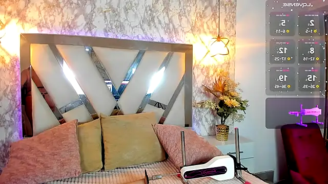 Snapshot of Aisha_poweer chatting on November 14, 2:15 am Aisha poweer online show from November 14, 2:15 am