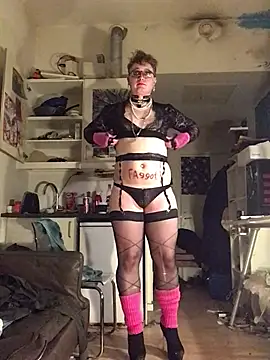 Sissy Cindy Whore online show from March 1, 12:50 am