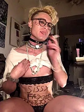 Snapshot of Sissy_Cindy_Whore chatting on November 27, 6:30 pm Sissy Cindy Whore online show from November 27, 6:30 pm