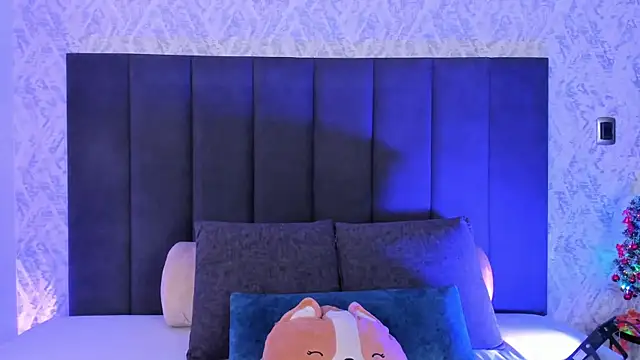 dana hazze online show from December 2, 6:53 pm