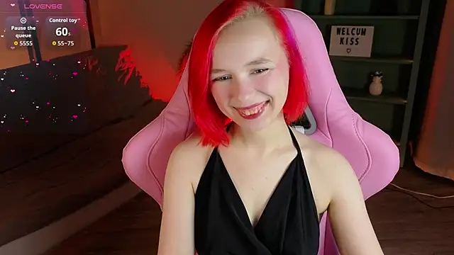 NaomiYoru online show from November 26, 8:31 pm