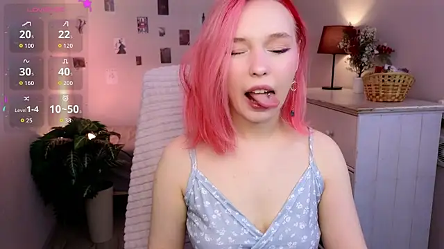 NaomiYoru online show from April 10, 8:38 pm