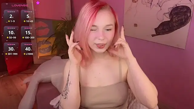 NaomiYoru online show from May 13, 8:38 pm