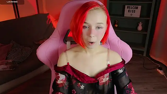 NaomiYoru online show from October 21, 8:19 pm