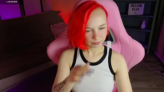 NaomiYoru online show from September 26, 8:38 pm