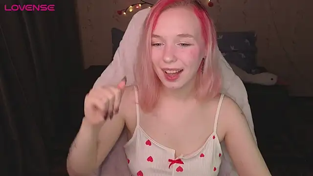 NaomiYoru online show from May 16, 8:41 pm
