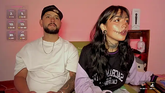 Snapshot of lola_n_apolo chatting on October 29, 7:02 pm lola n apolo online show from October 29, 7:02 pm