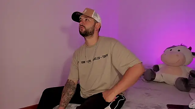 Snapshot of lola_n_apolo chatting on September 16, 7:20 am lola n apolo online show from September 16, 7:20 am