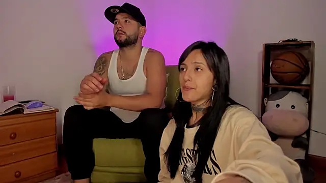 Snapshot of lola_n_apolo chatting on October 1, 2:38 am lola n apolo online show from October 1, 2:38 am