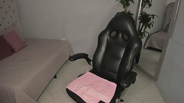 Alix 18  online show from September 27, 11:38 am