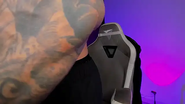 natevillage online show from October 14, 11:04 pm