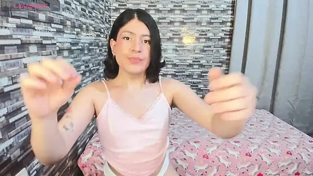 Snapshot of xxxEmmaxx chatting on January 6, 3:10 am xxxEmmaxx online show from January 6, 3:10 am