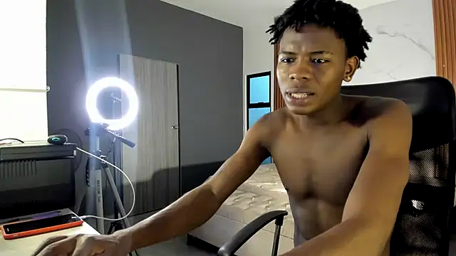 Snapshot of Johan_barreto chatting on October 22, 2:11 am Johan barreto online show from October 22, 2:11 am