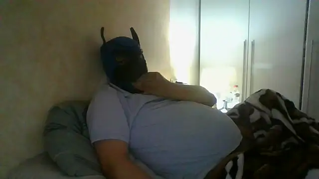 Snapshot of soumicuckold1 chatting on March 17, 11:52 pm soumicuckold1 online show from March 17, 11:52 pm