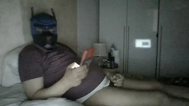 Snapshot of soumicuckold1 chatting on May 17, 2:50 pm soumicuckold1 online show from May 17, 2:50 pm