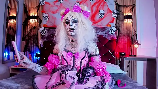 Snapshot of Megan_Rodriguez chatting on October 15, 7:11 pm Megan Rodriguez online show from October 15, 7:11 pm