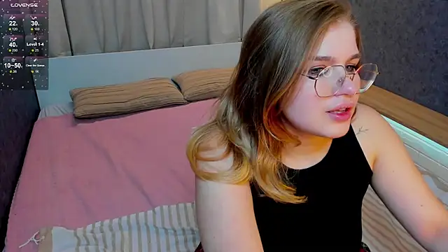 SophieMurrr online show from October 2, 3:15 pm
