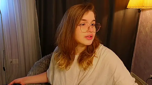 Snapshot of SophieMurrr chatting on January 7, 10:42 am SophieMurrr online show from January 7, 10:42 am