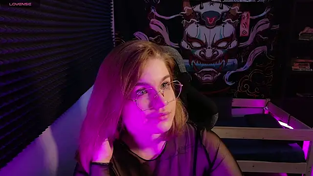 SophieMurrr online show from May 9, 9:07 pm