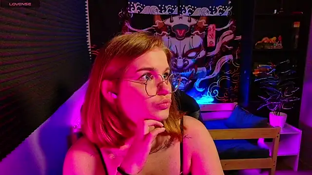 Snapshot of SophieMurrr chatting on May 29, 8:37 pm SophieMurrr online show from May 29, 8:37 pm