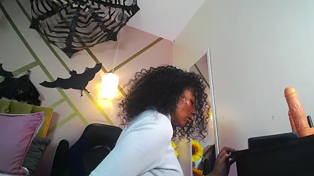 Snapshot of brendaliive chatting on October 9, 7:47 pm brendaliive online show from October 9, 7:47 pm