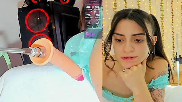 Snapshot of Kitty__Rose__ chatting on October 15, 10:23 am Kitty Rose online show from October 15, 10:23 am