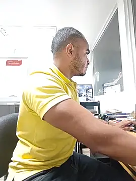 Snapshot of SanChacal5694 chatting on December 15, 11:31 pm SanChacal5694 online show from December 15, 11:31 pm