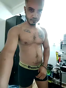 Snapshot of SanChacal5694 chatting on October 31, 3:25 am SanChacal5694 online show from October 31, 3:25 am