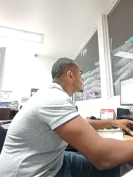 SanChacal5694 online show from March 31, 10:12 pm