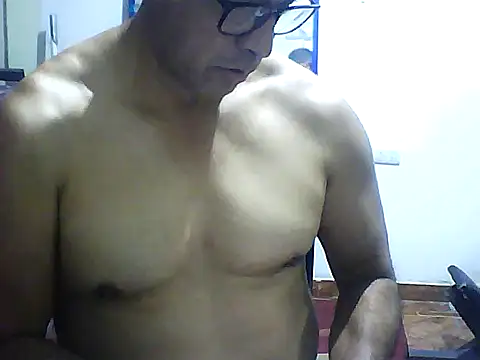 Snapshot of sexigym35 chatting on September 19, 2:48 am sexigym35 online show from September 19, 2:48 am