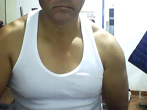 Snapshot of sexigym35 chatting on October 8, 3:52 am sexigym35 online show from October 8, 3:52 am
