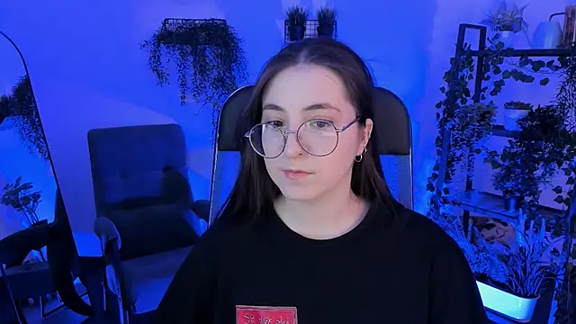 VirtuallVoyant online show from March 31, 5:37 pm