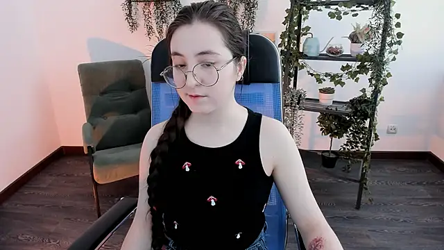 Snapshot of VirtuallVoyant chatting on February 12, 7:41 am VirtuallVoyant online show from February 12, 7:41 am