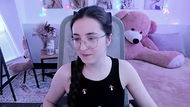 Snapshot of VirtuallVoyant chatting on February 21, 6:59 am VirtuallVoyant online show from February 21, 6:59 am