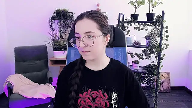 Snapshot of VirtuallVoyant chatting on February 23, 6:47 am VirtuallVoyant online show from February 23, 6:47 am