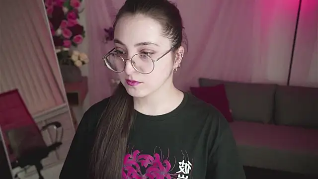 VirtuallVoyant online show from April 7, 10:33 pm