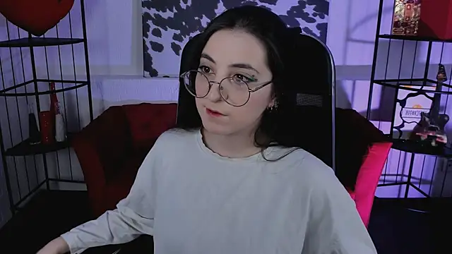 VirtuallVoyant online show from April 15, 7:29 pm