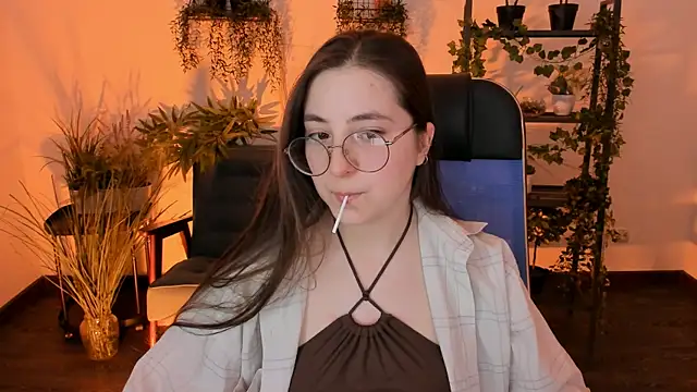 Snapshot of VirtuallVoyant chatting on January 17, 12:48 am VirtuallVoyant online show from January 17, 12:48 am