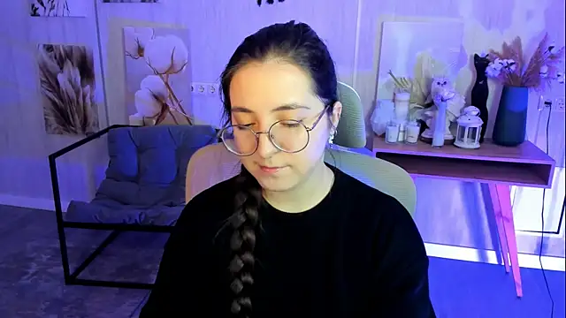 Snapshot of VirtuallVoyant chatting on November 14, 4:38 am VirtuallVoyant online show from November 14, 4:38 am