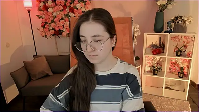 Snapshot of VirtuallVoyant chatting on February 25, 1:28 am VirtuallVoyant online show from February 25, 1:28 am